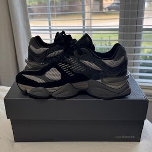 New Balance Women’s Black/Grey 9060 Sneakers